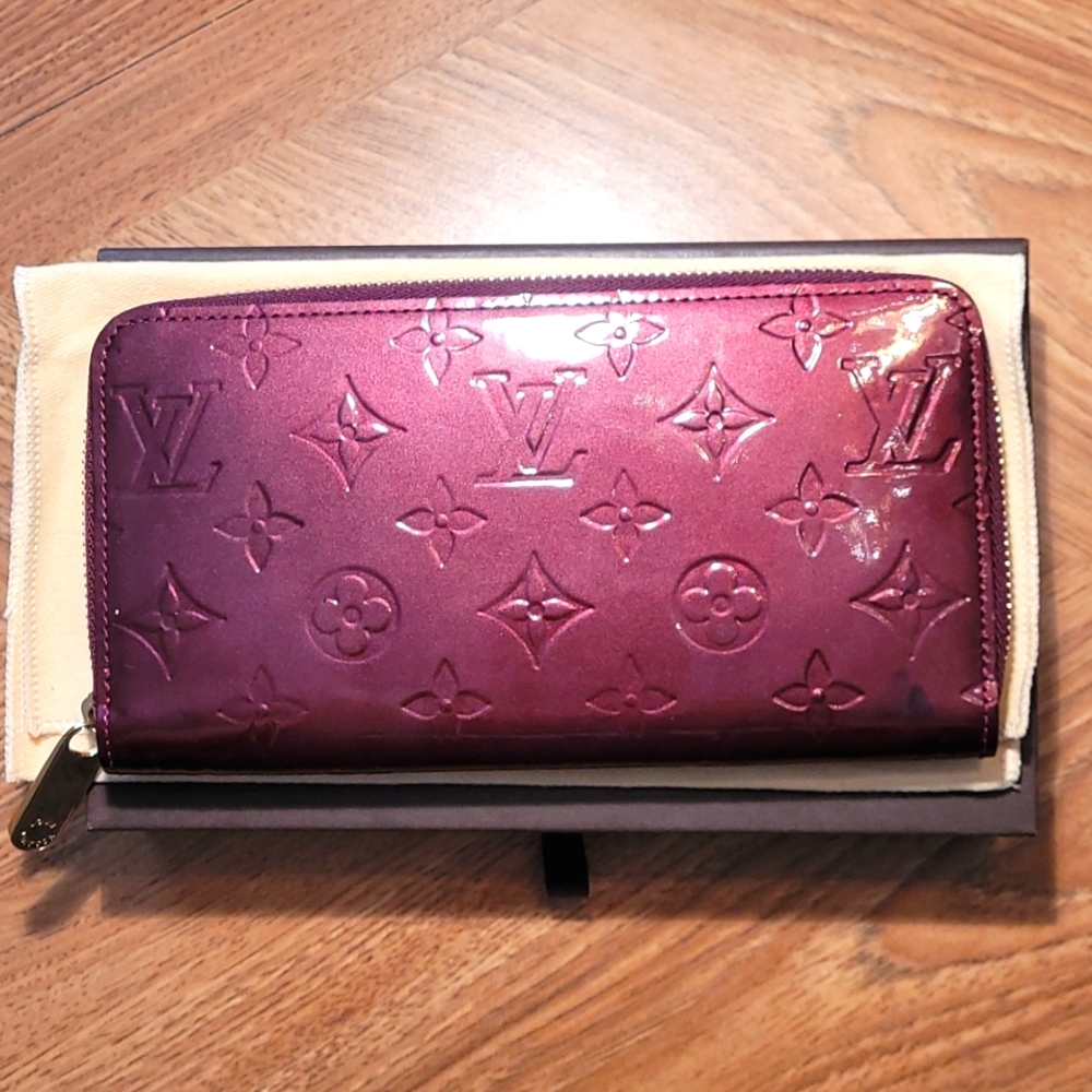 Louis vuitton zippy wallet